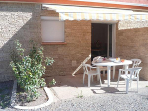 Appartement T2 ensoleillé à 2 pas de la plage avec terrasse, parking et wifi options - FR-1-387-123